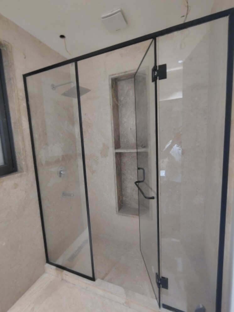 Bathroom, sector 57 4 Bedroom 305 Sq.Yd. Builder Floor In Sector 57 Gurgaon 8821607