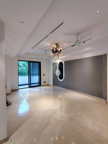 Room in 4 BHK Builder Floor at Sector 57 – for Rent