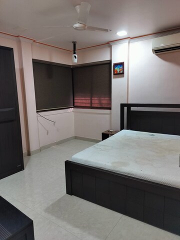 Bedroom in 2 BHK Apartment at Suman Nagar CHS, Chembur – for Rent