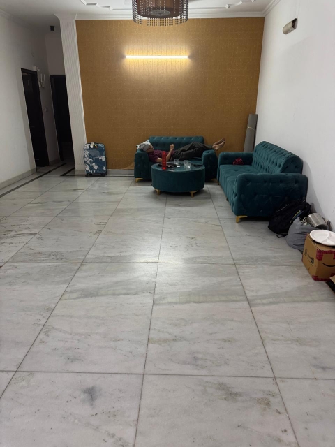 2 BHK Builder Floor For Rent in Sector 43