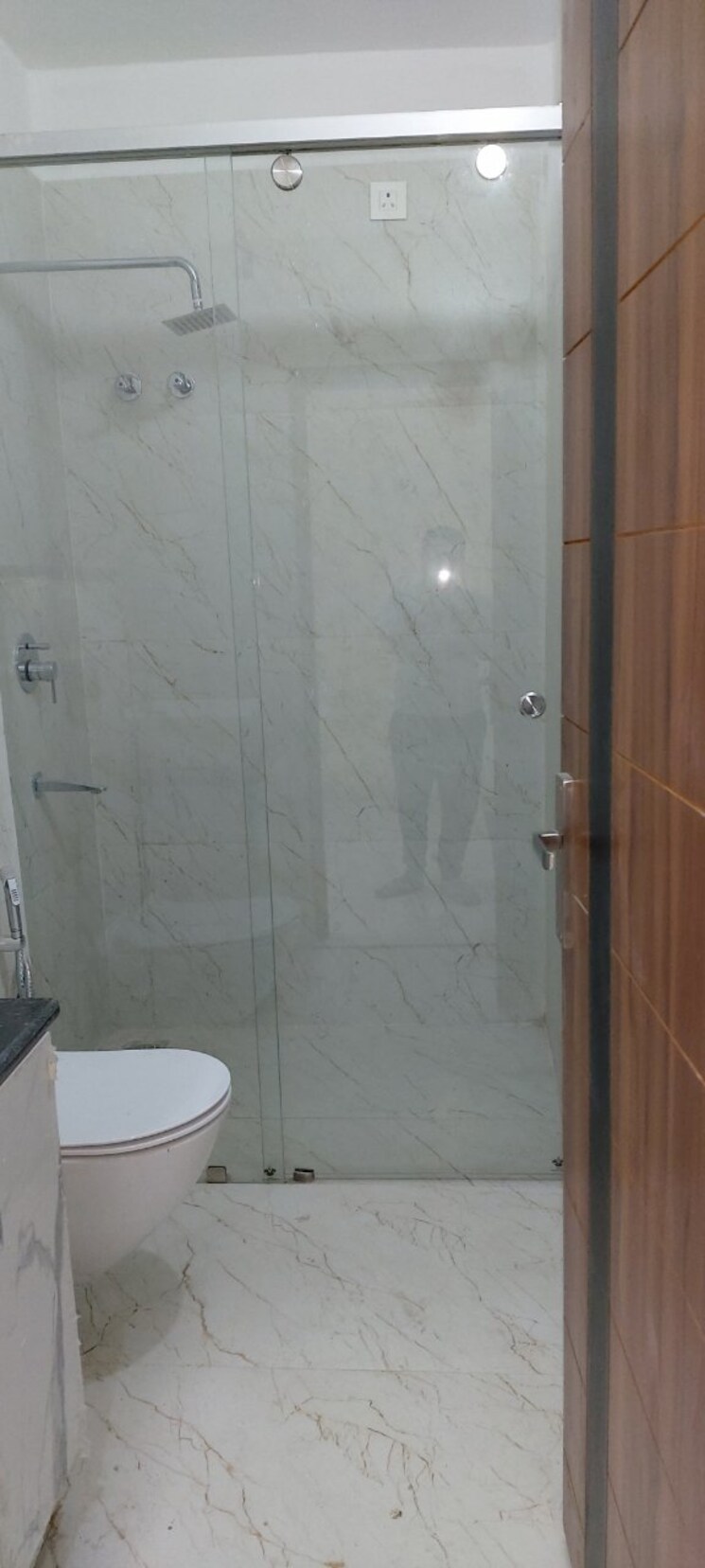 Bathroom, engineers enclave 3 Bedroom 1700 Sq.Ft. Builder Floor In Engineers Enclave Dehradun 8514629