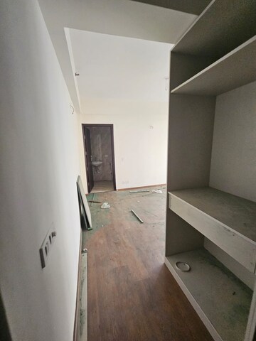 Room in 3 BHK Apartment at Ramprastha City The Edge Towers, Sector 37d – for Rent