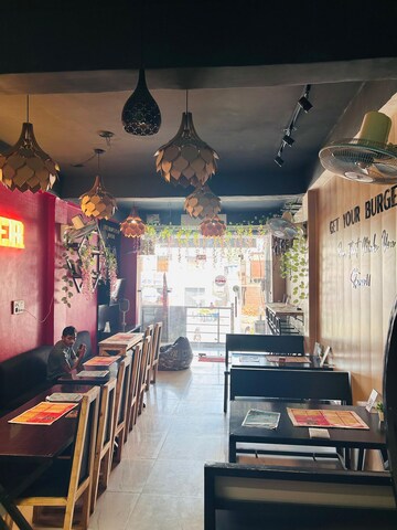  Shop For Rent in Gomti Nagar