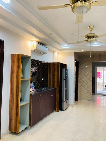 Bedroom in 3 BHK Builder Floor at DLF City Phase IV, Dlf Phase iv – for Rent