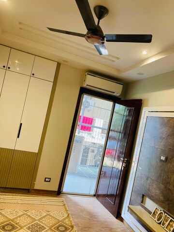 Furnished Amenities in 3 BHK Builder Floor at DLF City Phase IV, Dlf Phase iv – for Rent