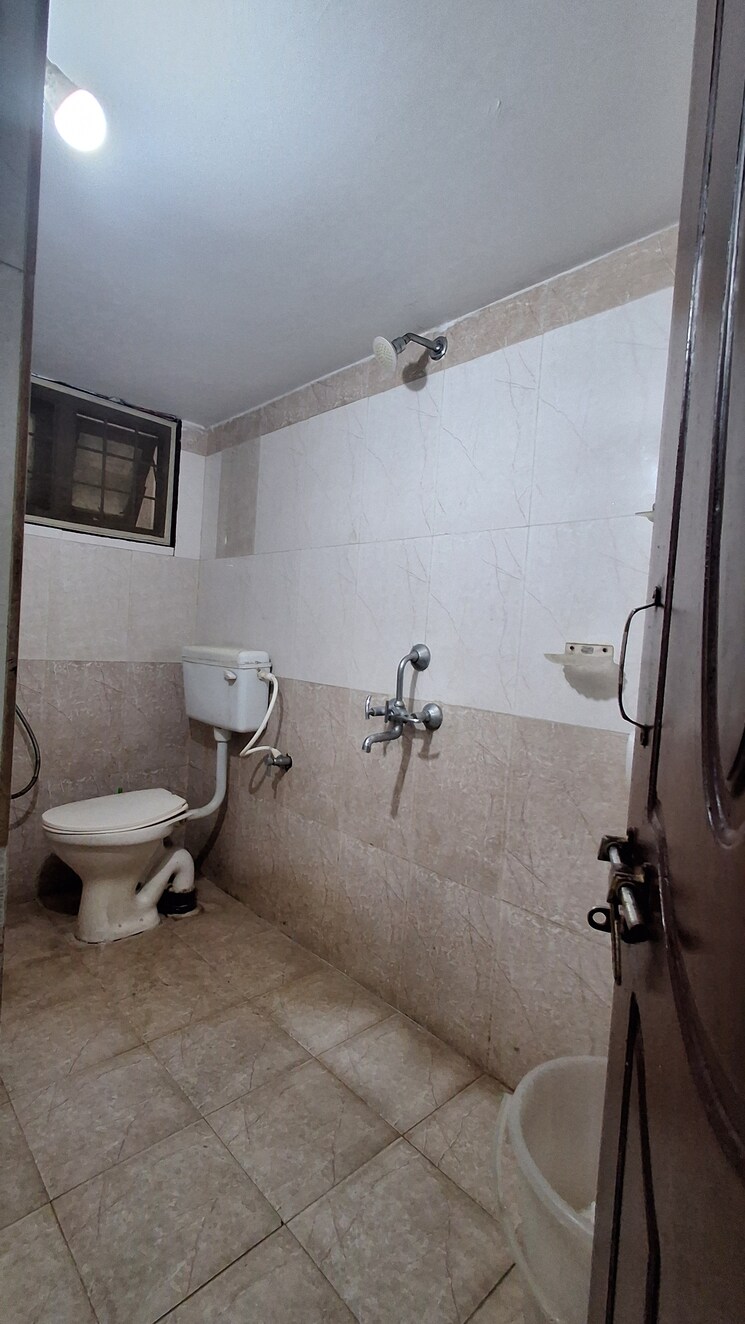 Bathroom, sm-homes-kondapur 3 Bedroom 1600 Sq.Ft. Apartment In Kondapur Hyderabad 8821832