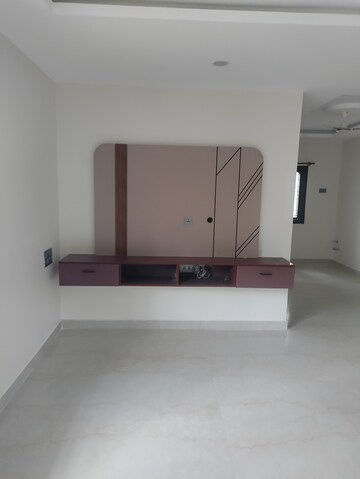 Room in 3 BHK Builder Floor at Basaveshwara Nagar – for Rent