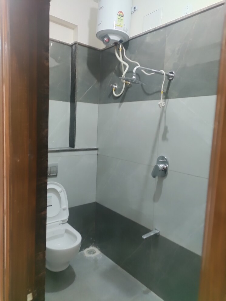 Bathroom, basaveshwara nagar 3 Bedroom 1880 Sq.Ft. Builder Floor In Basaveshwara Nagar Bangalore 8821752