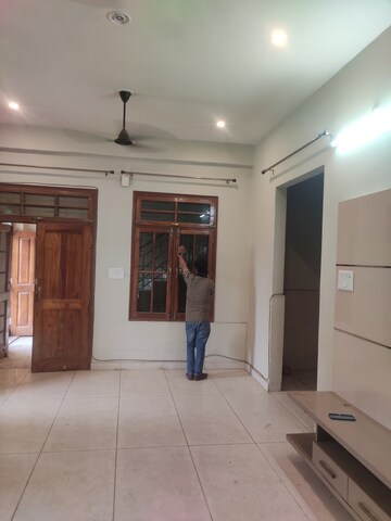 Building Lobby in 2.5 BHK Builder Floor at Jankipuram – for Rent