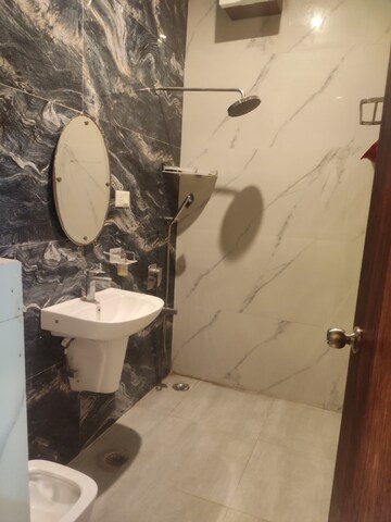 Bathroom in 2.5 BHK Builder Floor at Jankipuram – for Rent
