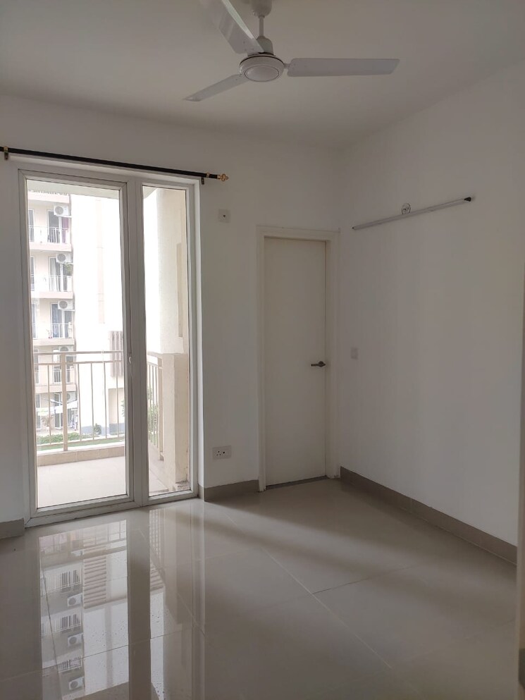 Room, shapoorji-pallonji-joyville-phase-2 2 Bedroom 734 Sq.Ft. Apartment In Sector 102 Gurgaon 8821827