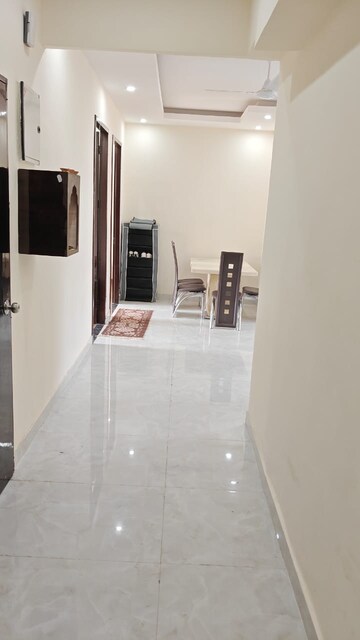 Building Lobby in 3 BHK Builder Floor at Ardee City, Sector 52 – for Rent