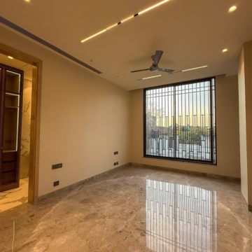 Room in 4 BHK Builder Floor at Greater Kailash I – for Sale