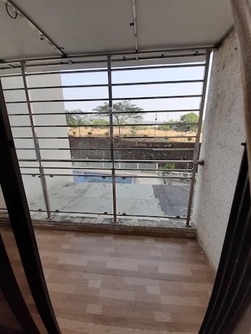Room in 2 BHK Apartment at Maitri Bhoomi, Kamothe – for Sale