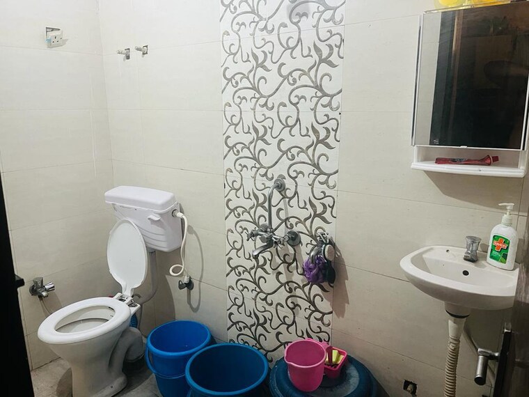 Bathroom, vasundhara sector 1 2 Bedroom 850 Sq.Ft. Builder Floor In Vasundhara Sector 1 Ghaziabad 8821919