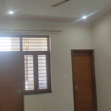 Room in 3 BHK Builder Floor at Ashoka Enclave Faridabad, Ashoka Enclave – for Rent