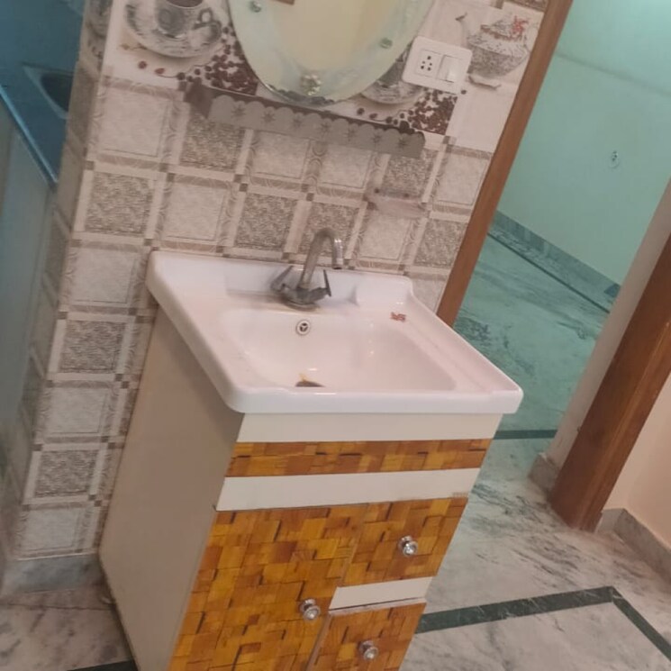 Bathroom, ashoka-enclave-faridabad 3 Bedroom 250 Sq.Yd. Builder Floor In Ashoka Enclave Faridabad 8821941
