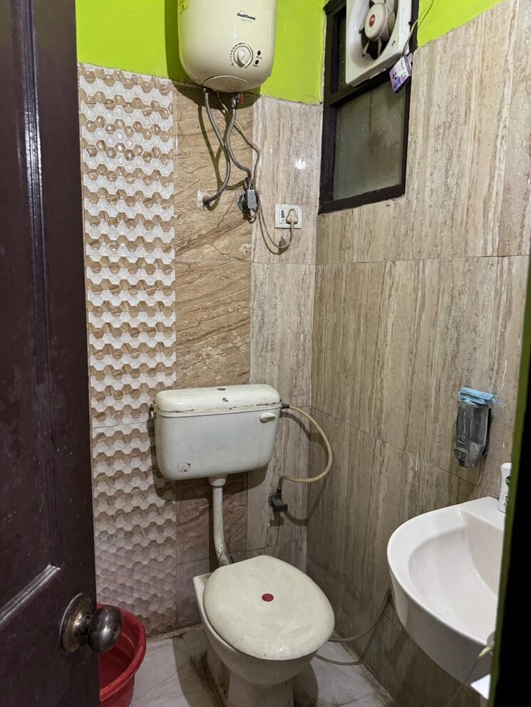 Bathroom, vasundhara sector 5 2 Bedroom 790 Sq.Ft. Builder Floor In Vasundhara Sector 5 Ghaziabad 8821982