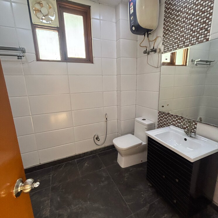 Bathroom, south extension ii 4 Bedroom 4500 Sq.Ft. Builder Floor In South Extension ii Delhi 8821998
