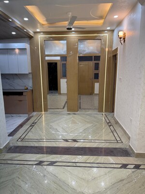 Building Lobby in 3 BHK Builder Floor at ABA Olive County, Vasundhara Sector 5 – for Sale