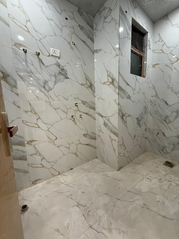 Bathroom, aba-olive-county 3 Bedroom 1650 Sq.Ft. Builder Floor In Vasundhara Sector 5 Ghaziabad 8822020