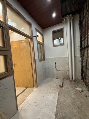 Building Lobby in 3 BHK Builder Floor at ABA Olive County, Vasundhara Sector 5 – for Sale