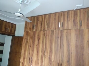 Furnished Amenities in 3.5 BHK Apartment at Sector 10 Dwarka – for Rent