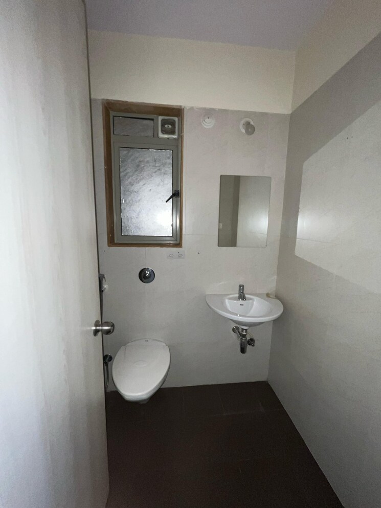 Bathroom, lodha-casa-bella-gold 1.5 Bedroom 793 Sq.Ft. Apartment In Dombivli East Thane 8822022