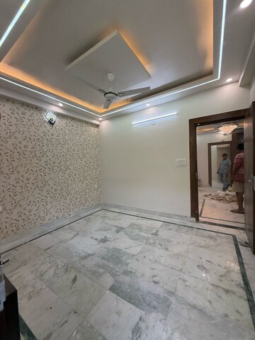 Room in 3 BHK Builder Floor at Vasundhara Sector 5 – for Sale