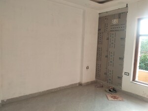 Room in 3 BHK Builder Floor at Green Fields Colony – for Sale