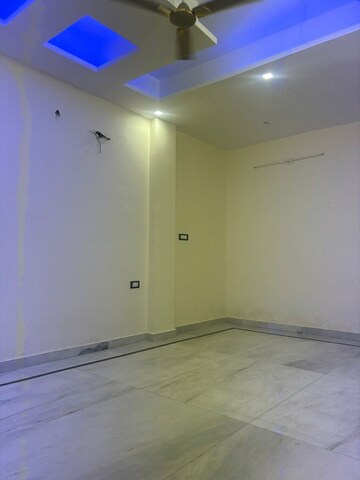 Room in 2 BHK Builder Floor at Vasundhara Sector 1 – for Rent