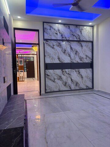 Room in 2 BHK Builder Floor at Vasundhara Sector 1 – for Rent