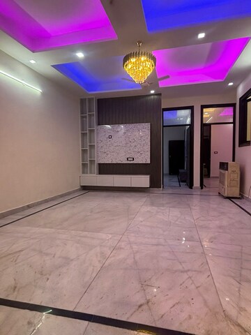 Room in 2 BHK Builder Floor at Vasundhara Sector 1 – for Rent