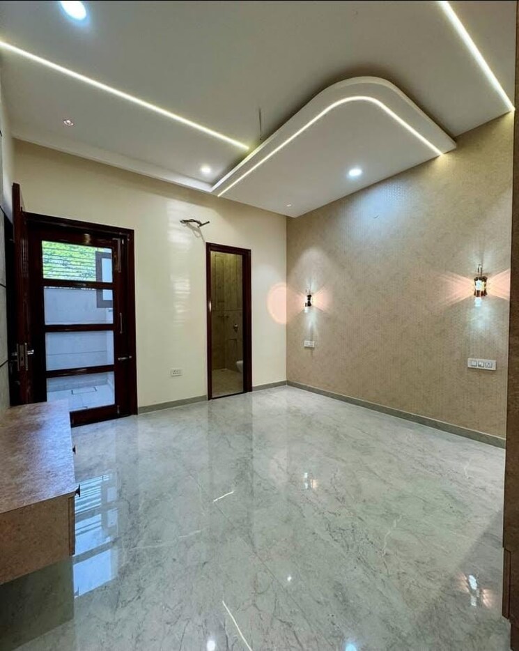 Room, sector 30 4 Bedroom 4500 Sq.Ft. Builder Floor In Sector 30 Faridabad 8822134