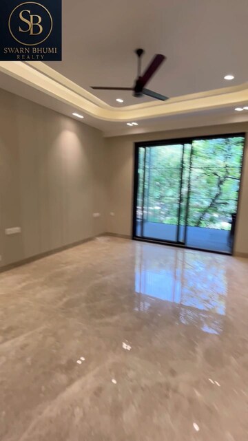 Room in 4 BHK Builder Floor at Sector 14 – for Sale
