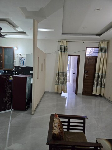 Living Room in 3 BHK Apartment at Vip Road – for Rent