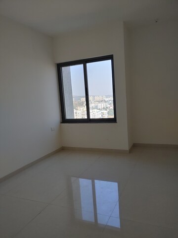 Room in 3 BHK Apartment at Rohan Ishan, Bavdhan – for Rent