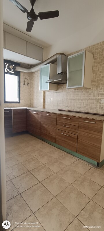 Bathroom in 2 BHK Apartment at Eros Kenwood Tower, Sector 39 – for Rent