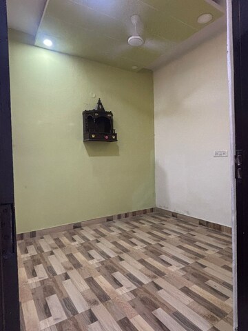 Room in 1 BHK Builder Floor at Vasundhara Sector 3 – for Rent