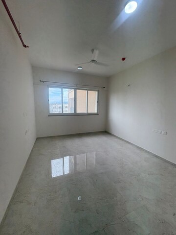 Room in 3 BHK Apartment at Mohammadwadi – for Rent
