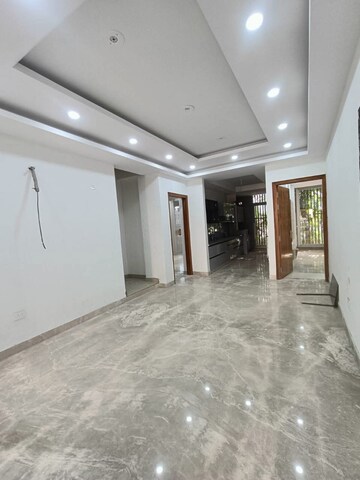 Building Lobby in 3 BHK Builder Floor at Sector 49 – for Sale
