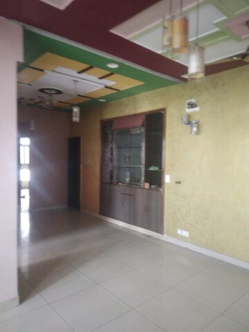 Room in 3 BHK Builder Floor at GH-7 Crossings Republik, Vijay Nagar – for Rent