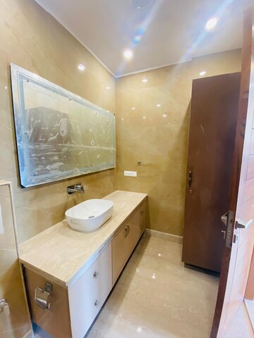 Attached Bathroom in 3.5 BHK Apartment at Boutique Residential Apartments C-253, Defence Colony – for Rent
