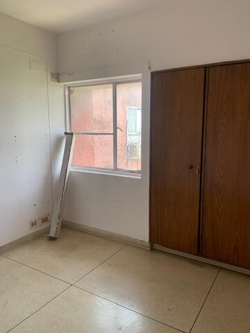 Room in 3 BHK Apartment at Alaknanda – for Rent