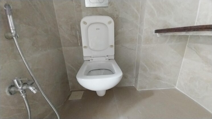 Bathroom, lodha-new-cuffe-parade Commercial Office Space 720 Sq.Ft. In Wadala Mumbai 8822357