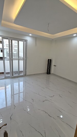 Room in 3 BHK Builder Floor at Gms Road – for Sale