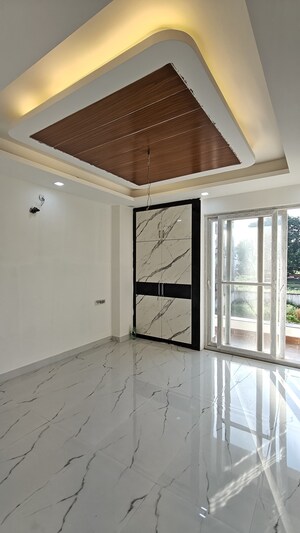 Room in 3 BHK Builder Floor at Gms Road – for Sale