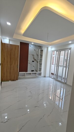 Room in 3 BHK Builder Floor at Gms Road – for Sale