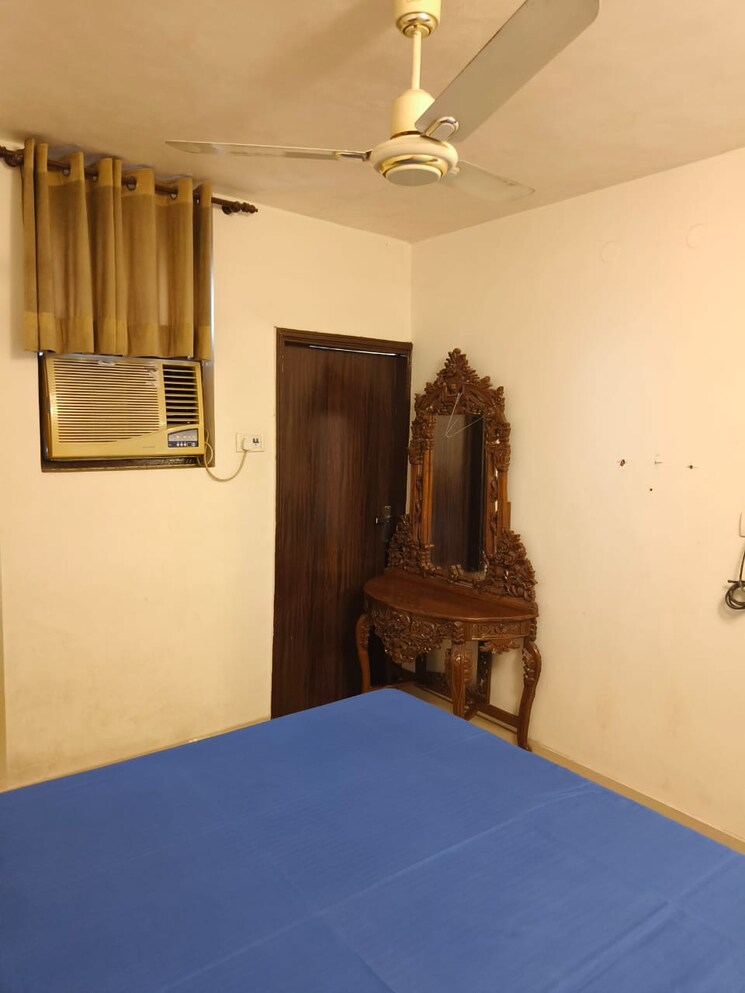 Bedroom, rajouri garden 2 Bedroom 200 Sq.Ft. Builder Floor In Rajouri Garden Delhi 8822413