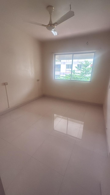 Room in 2 BHK Apartment at Sai Dwarkamai CHS, Kondhwa – for Rent